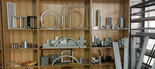 鋁五金件、鋁型材加工及鋁合金配件的應用與特點